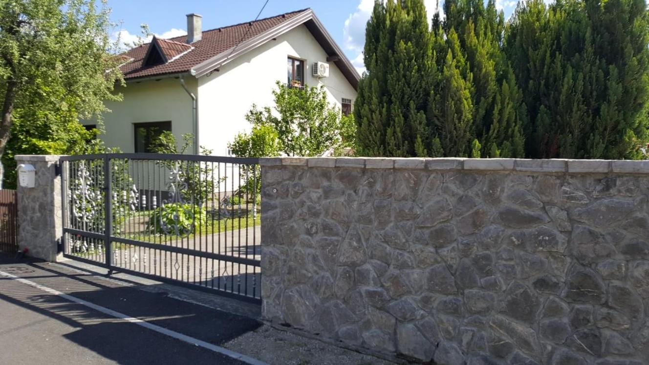 Apartman "Em" Bihac Bagian luar foto
